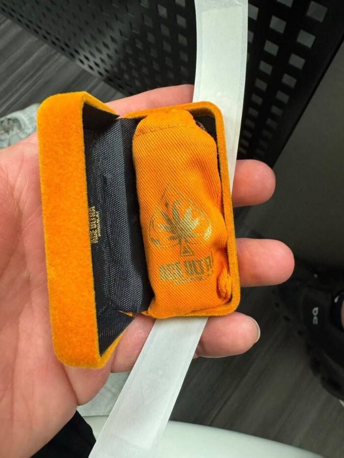 NEW ACES 2G disposable live resin vape pen in sleek black and gold design